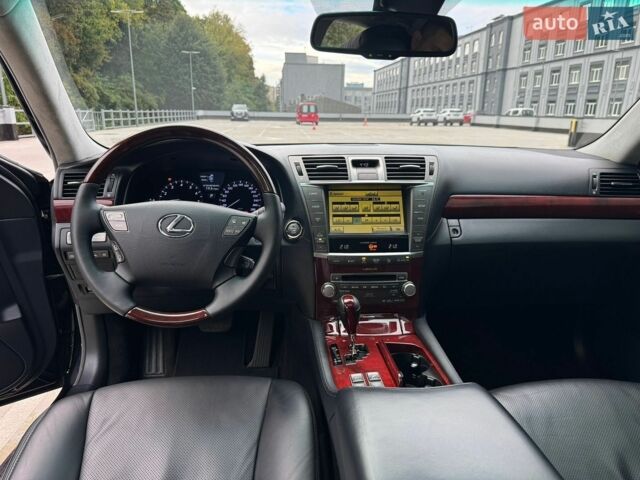 Чорний Лексус ЛС, об'ємом двигуна 4.61 л та пробігом 193 тис. км за 15000 $, фото 13 на Automoto.ua