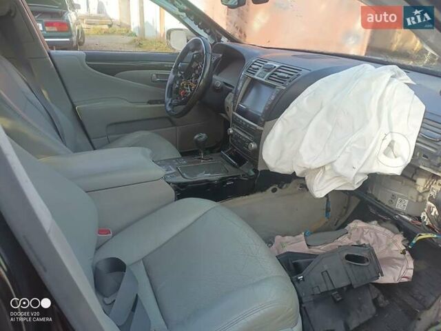 Чорний Лексус ЛС, об'ємом двигуна 4.6 л та пробігом 275 тис. км за 5800 $, фото 1 на Automoto.ua