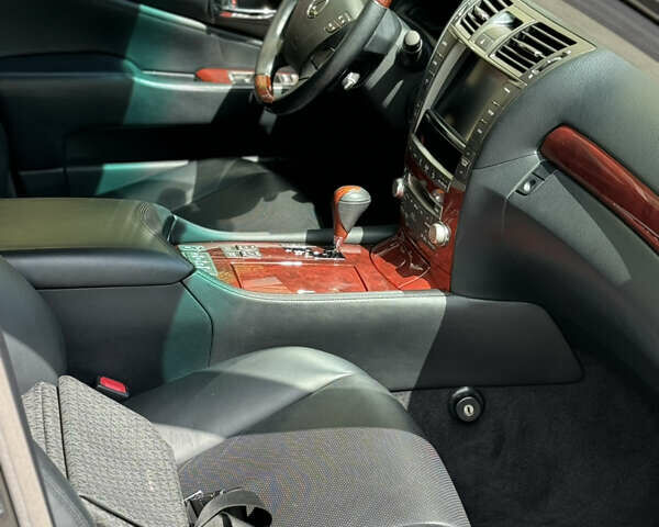 Черный Лексус ЛС, объемом двигателя 4.61 л и пробегом 114 тыс. км за 20999 $, фото 7 на Automoto.ua