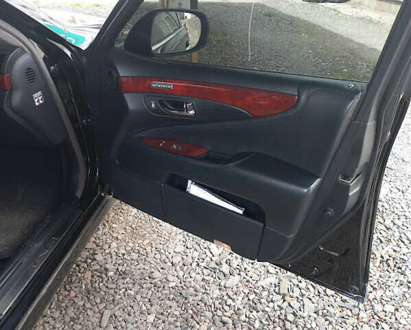 Черный Лексус ЛС, объемом двигателя 4.61 л и пробегом 280 тыс. км за 13999 $, фото 9 на Automoto.ua