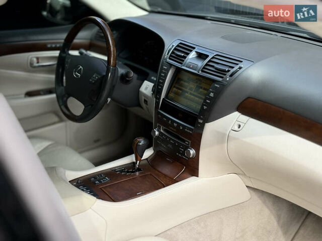 Черный Лексус ЛС, объемом двигателя 4.61 л и пробегом 252 тыс. км за 14500 $, фото 14 на Automoto.ua