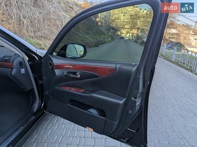 Чорний Лексус ЛС, об'ємом двигуна 4.61 л та пробігом 150 тис. км за 16000 $, фото 25 на Automoto.ua