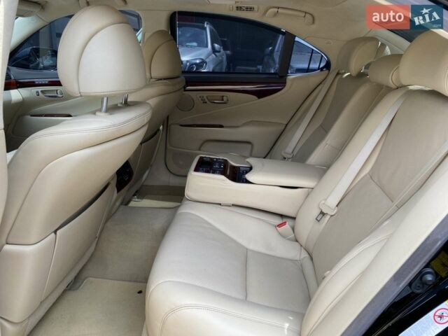 Черный Лексус ЛС, объемом двигателя 4.6 л и пробегом 215 тыс. км за 14900 $, фото 12 на Automoto.ua