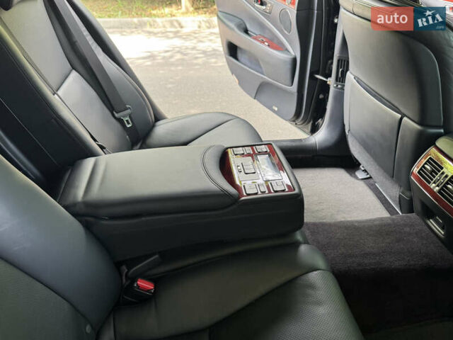 Чорний Лексус ЛС, об'ємом двигуна 4.61 л та пробігом 151 тис. км за 19999 $, фото 67 на Automoto.ua