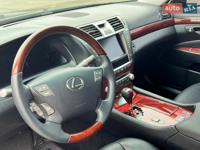 Черный Лексус ЛС, объемом двигателя 4.61 л и пробегом 151 тыс. км за 10995 $, фото 9 на Automoto.ua