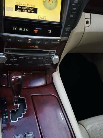 Черный Лексус ЛС, объемом двигателя 4.61 л и пробегом 215 тыс. км за 15500 $, фото 1 на Automoto.ua