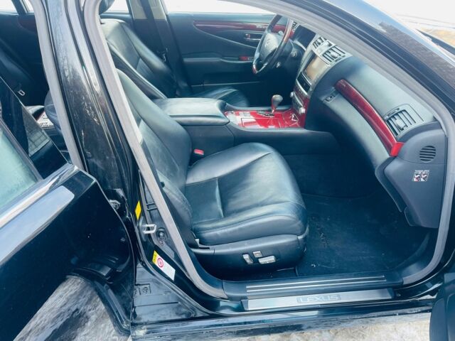 Черный Лексус ЛС, объемом двигателя 4.6 л и пробегом 280 тыс. км за 13900 $, фото 14 на Automoto.ua