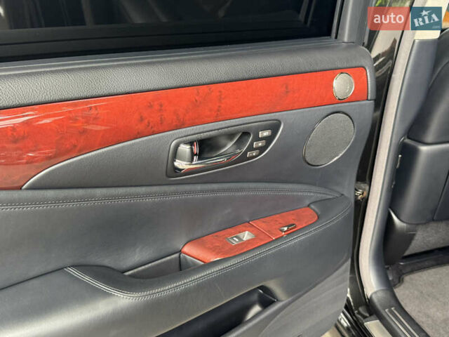 Чорний Лексус ЛС, об'ємом двигуна 4.61 л та пробігом 151 тис. км за 19999 $, фото 80 на Automoto.ua