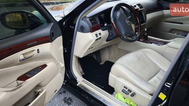 Черный Лексус ЛС, объемом двигателя 4.61 л и пробегом 215 тыс. км за 15500 $, фото 5 на Automoto.ua