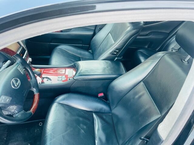 Черный Лексус ЛС, объемом двигателя 4.6 л и пробегом 280 тыс. км за 13900 $, фото 15 на Automoto.ua