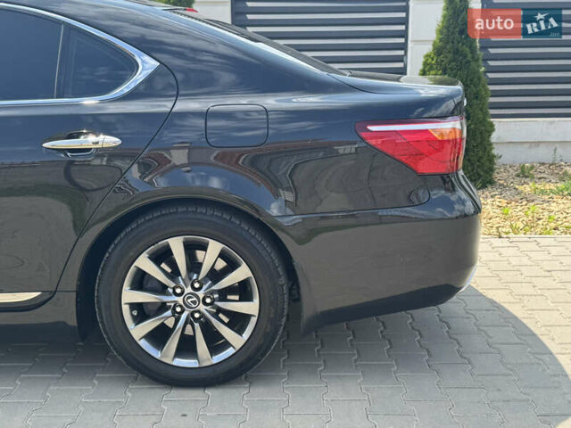 Чорний Лексус ЛС, об'ємом двигуна 4.61 л та пробігом 151 тис. км за 19999 $, фото 14 на Automoto.ua