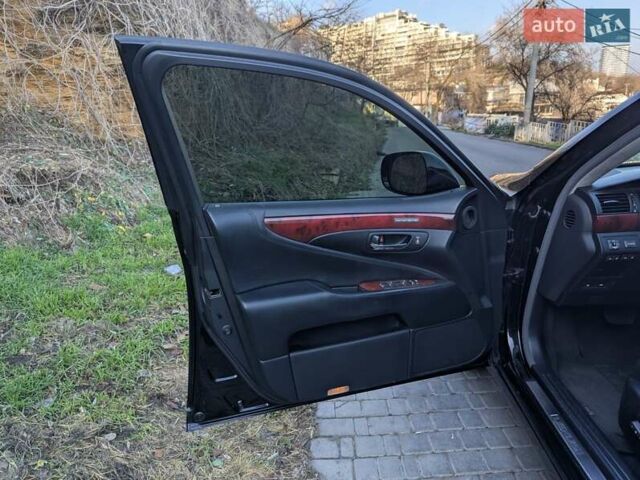 Чорний Лексус ЛС, об'ємом двигуна 4.61 л та пробігом 150 тис. км за 16000 $, фото 14 на Automoto.ua