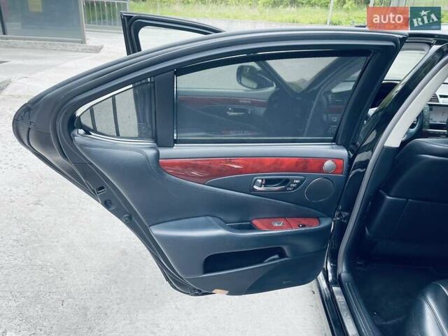 Чорний Лексус ЛС, об'ємом двигуна 4.61 л та пробігом 280 тис. км за 10600 $, фото 7 на Automoto.ua