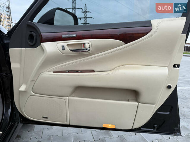 Черный Лексус ЛС, объемом двигателя 4.61 л и пробегом 208 тыс. км за 11350 $, фото 23 на Automoto.ua