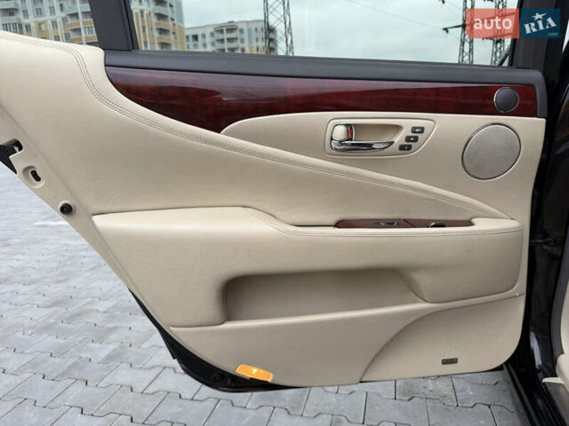 Черный Лексус ЛС, объемом двигателя 4.61 л и пробегом 208 тыс. км за 11350 $, фото 17 на Automoto.ua