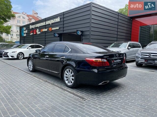 Черный Лексус ЛС, объемом двигателя 4.6 л и пробегом 215 тыс. км за 14900 $, фото 4 на Automoto.ua