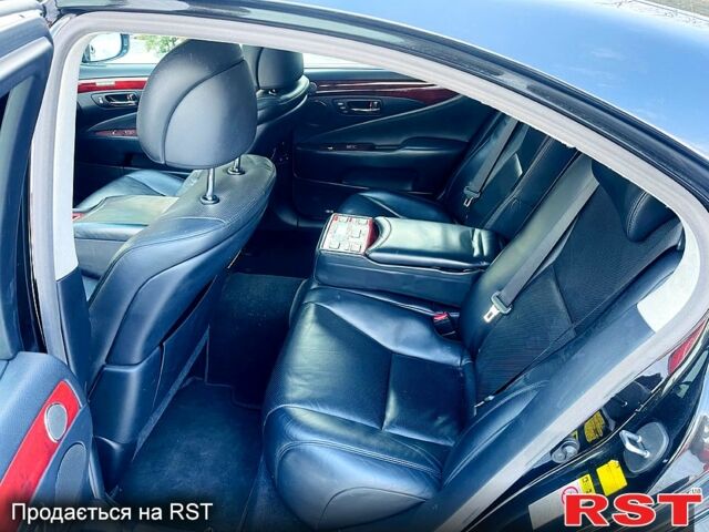 Черный Лексус ЛС, объемом двигателя 4.6 л и пробегом 28000 тыс. км за 13900 $, фото 12 на Automoto.ua