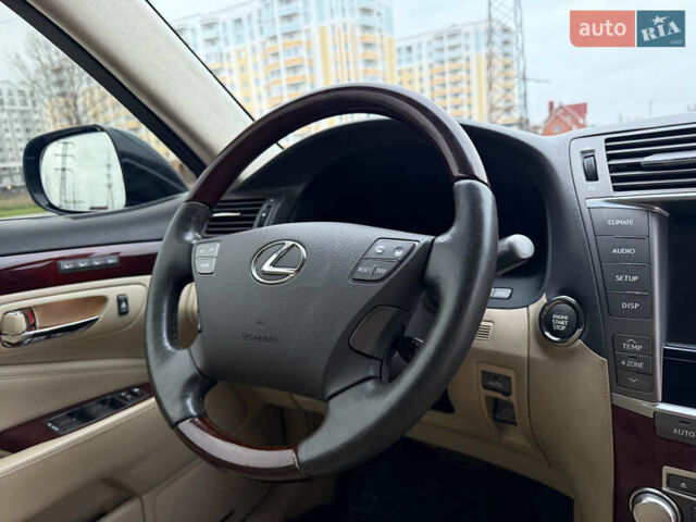 Черный Лексус ЛС, объемом двигателя 4.61 л и пробегом 208 тыс. км за 11350 $, фото 29 на Automoto.ua