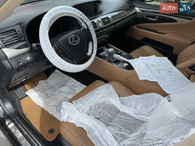 Черный Лексус ЛС, объемом двигателя 4.61 л и пробегом 178 тыс. км за 25500 $, фото 33 на Automoto.ua
