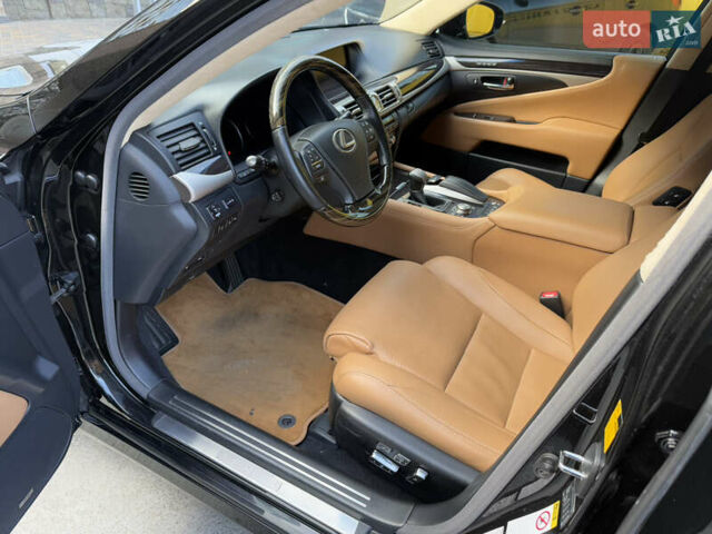 Черный Лексус ЛС, объемом двигателя 4.61 л и пробегом 180 тыс. км за 23400 $, фото 12 на Automoto.ua