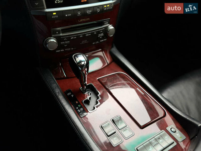 Черный Лексус ЛС, объемом двигателя 4.97 л и пробегом 189 тыс. км за 16700 $, фото 11 на Automoto.ua