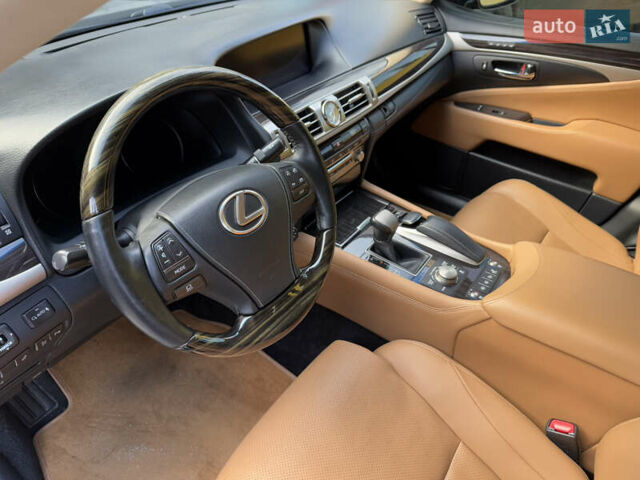 Черный Лексус ЛС, объемом двигателя 4.61 л и пробегом 178 тыс. км за 24990 $, фото 13 на Automoto.ua