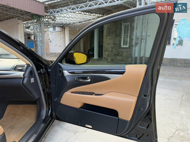 Черный Лексус ЛС, объемом двигателя 4.61 л и пробегом 180 тыс. км за 23400 $, фото 21 на Automoto.ua