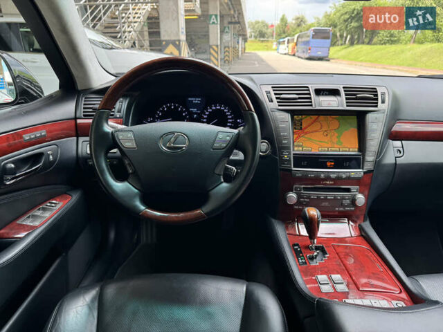 Черный Лексус ЛС, объемом двигателя 4.6 л и пробегом 270 тыс. км за 15999 $, фото 52 на Automoto.ua