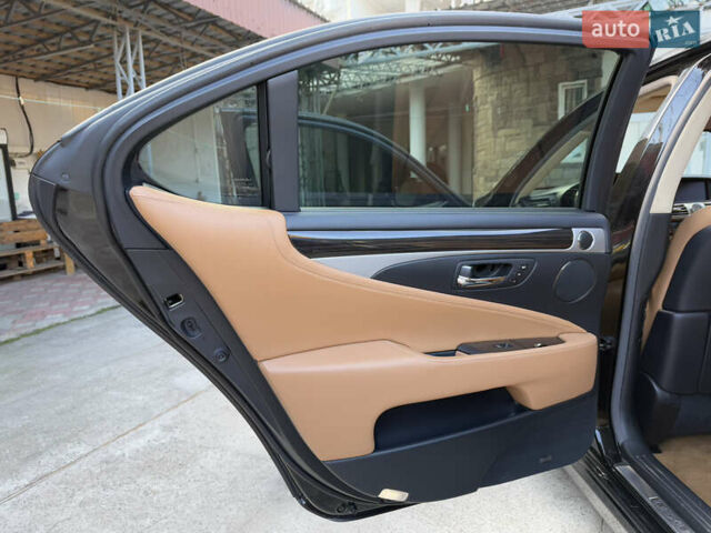 Черный Лексус ЛС, объемом двигателя 4.61 л и пробегом 180 тыс. км за 23400 $, фото 14 на Automoto.ua