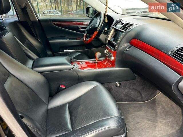 Черный Лексус ЛС, объемом двигателя 4.61 л и пробегом 286 тыс. км за 19000 $, фото 9 на Automoto.ua