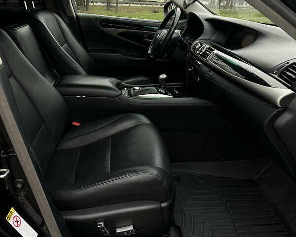 Чорний Лексус ЛС, об'ємом двигуна 4.61 л та пробігом 190 тис. км за 23900 $, фото 17 на Automoto.ua