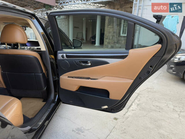 Черный Лексус ЛС, объемом двигателя 4.61 л и пробегом 178 тыс. км за 24990 $, фото 27 на Automoto.ua