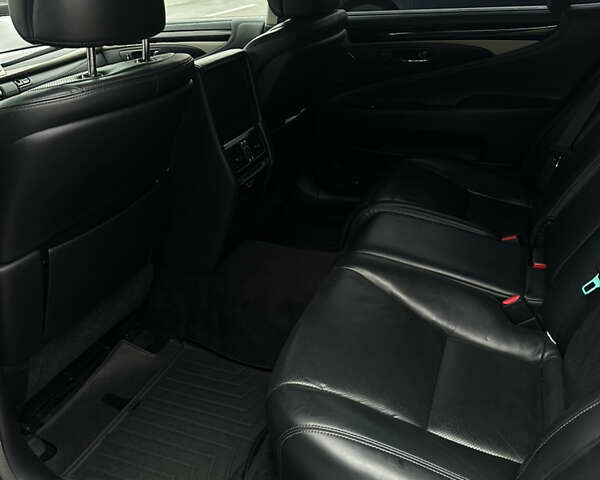 Чорний Лексус ЛС, об'ємом двигуна 4.61 л та пробігом 190 тис. км за 23900 $, фото 22 на Automoto.ua