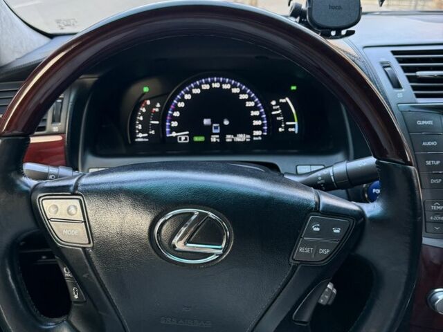 Чорний Лексус ЛС, об'ємом двигуна 5 л та пробігом 180 тис. км за 14900 $, фото 4 на Automoto.ua