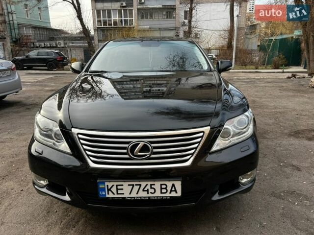 Черный Лексус ЛС, объемом двигателя 4.61 л и пробегом 286 тыс. км за 19000 $, фото 1 на Automoto.ua