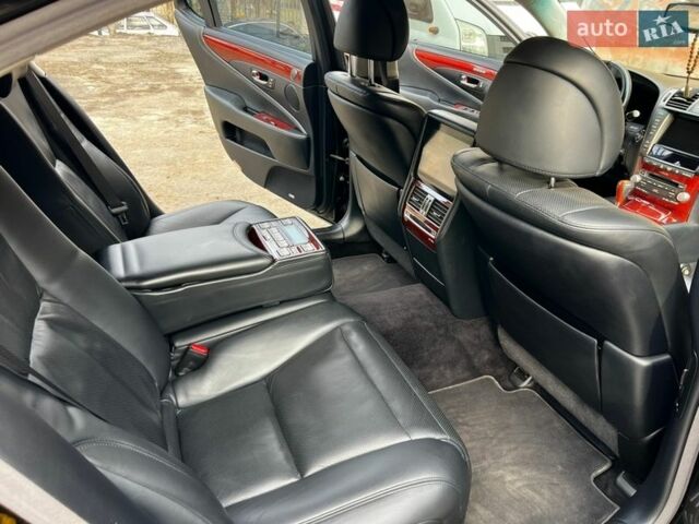 Черный Лексус ЛС, объемом двигателя 4.61 л и пробегом 286 тыс. км за 19000 $, фото 20 на Automoto.ua