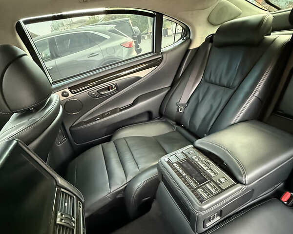 Черный Лексус ЛС, объемом двигателя 4.61 л и пробегом 254 тыс. км за 25000 $, фото 11 на Automoto.ua