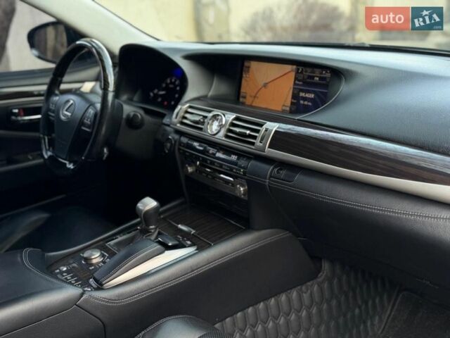 Черный Лексус ЛС, объемом двигателя 4.61 л и пробегом 184 тыс. км за 22850 $, фото 18 на Automoto.ua