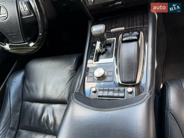 Черный Лексус ЛС, объемом двигателя 5 л и пробегом 194 тыс. км за 34999 $, фото 63 на Automoto.ua