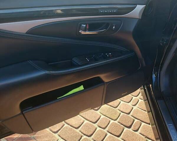 Черный Лексус ЛС, объемом двигателя 5 л и пробегом 137 тыс. км за 40000 $, фото 21 на Automoto.ua