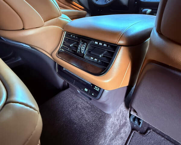 Черный Лексус ЛС, объемом двигателя 3.46 л и пробегом 177 тыс. км за 55555 $, фото 26 на Automoto.ua