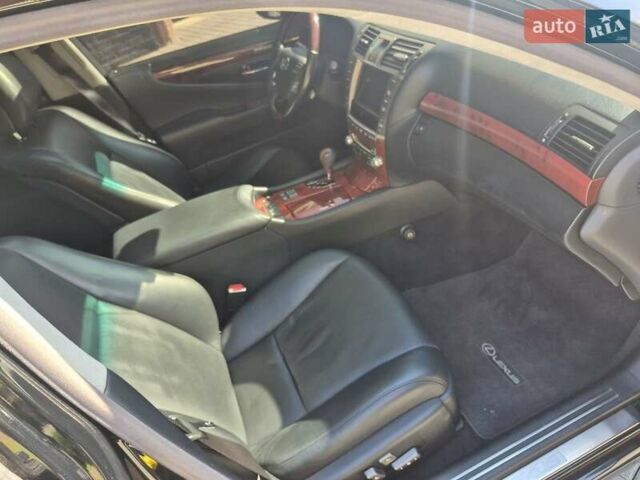 Черный Лексус ЛС, объемом двигателя 4.6 л и пробегом 163 тыс. км за 15900 $, фото 10 на Automoto.ua