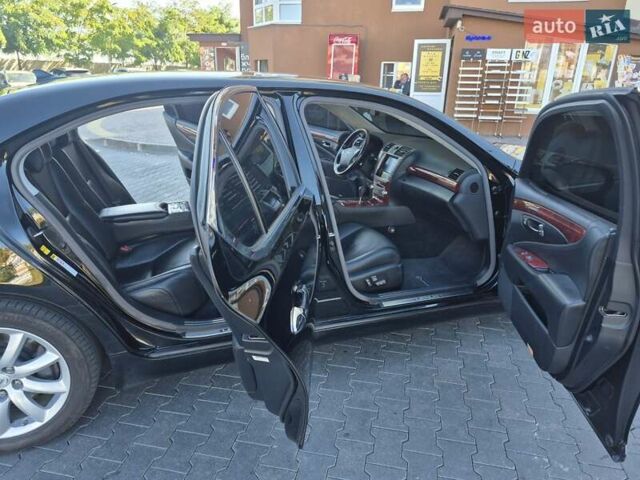 Черный Лексус ЛС, объемом двигателя 4.6 л и пробегом 163 тыс. км за 15900 $, фото 4 на Automoto.ua