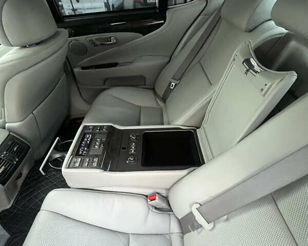 Лексус ЛС, об'ємом двигуна 4.61 л та пробігом 100 тис. км за 18500 $, фото 50 на Automoto.ua