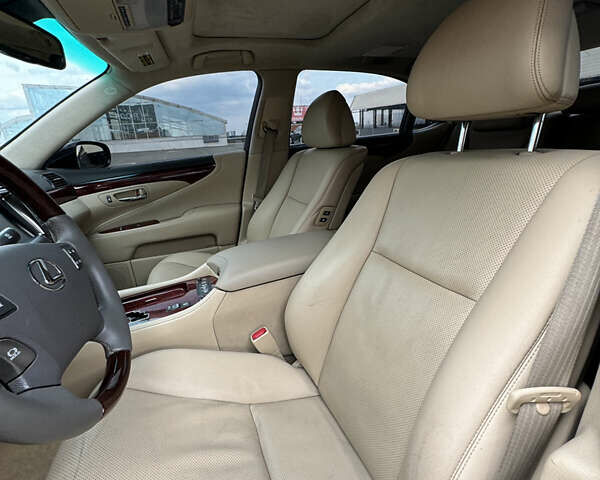 Лексус ЛС, об'ємом двигуна 4.6 л та пробігом 182 тис. км за 14600 $, фото 8 на Automoto.ua