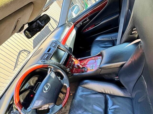 Лексус ЛС, об'ємом двигуна 4.6 л та пробігом 246 тис. км за 9500 $, фото 4 на Automoto.ua