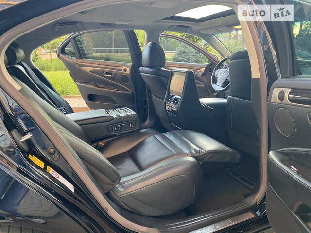 Лексус ЛС, объемом двигателя 5 л и пробегом 167 тыс. км за 37777 $, фото 30 на Automoto.ua