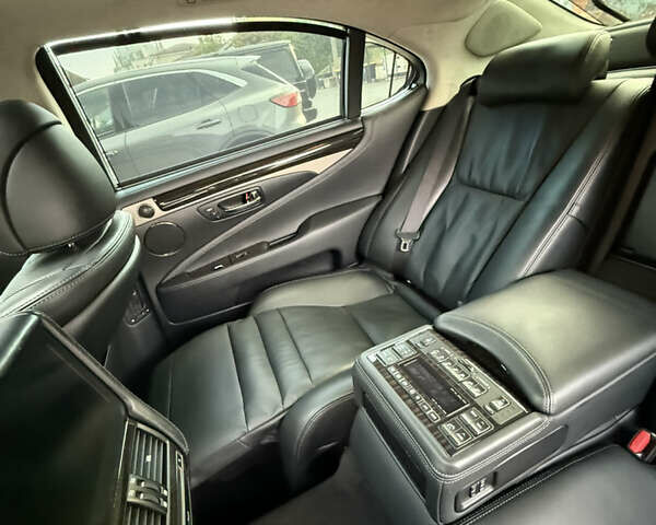 Лексус ЛС, об'ємом двигуна 4.61 л та пробігом 168 тис. км за 26000 $, фото 20 на Automoto.ua