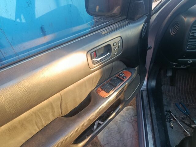 Сірий Лексус ЛС, об'ємом двигуна 4 л та пробігом 255 тис. км за 2199 $, фото 7 на Automoto.ua