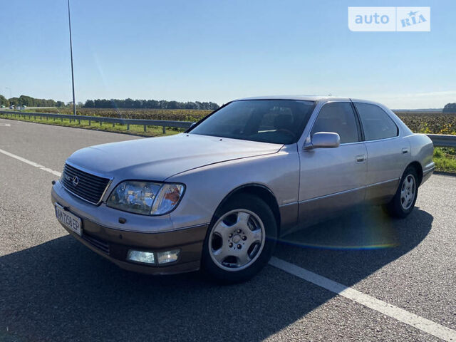 Сірий Лексус ЛС, об'ємом двигуна 4 л та пробігом 300 тис. км за 6999 $, фото 1 на Automoto.ua